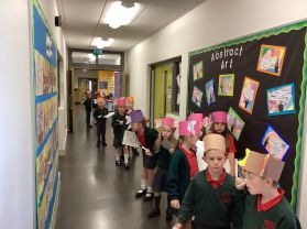 Mrs Thompson’s class on their sound walk 👂