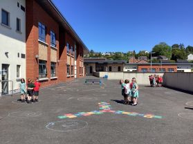 Outdoor Learning in Mrs Thompson’s class 