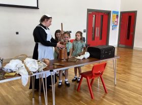 ‘Life in the Past’ workshop in Mrs Thompson’s class