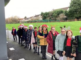 Santa Run with Miss Gibson’s class. 🎅🏻