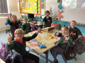 Christmas Party day in Mrs Thompson’s class 🎄