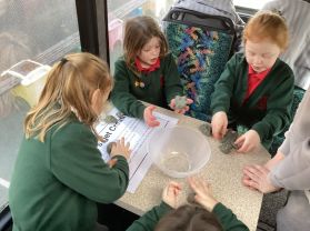 Mrs Thompson’s class visited the Scripture Union Prayer Bus 🚎